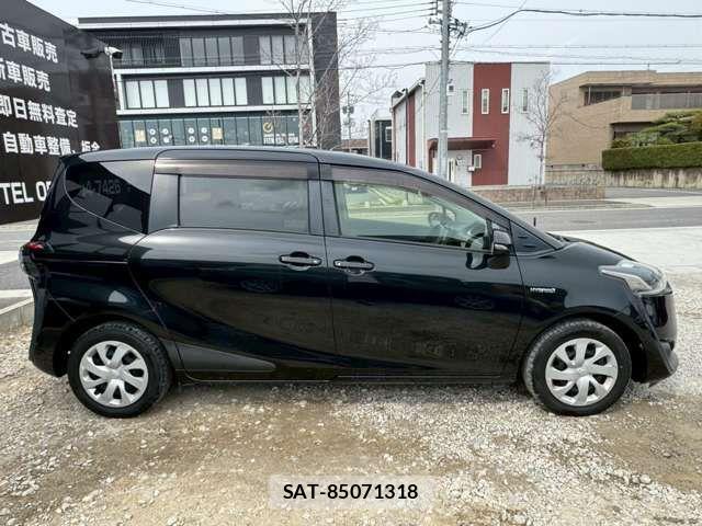 Toyota SIENTA 2018-02 6018760-18