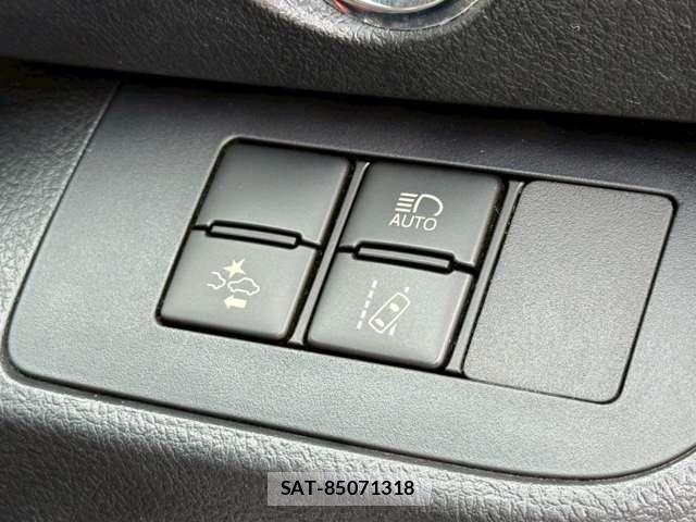 Toyota SIENTA 2018-02 6018760-5