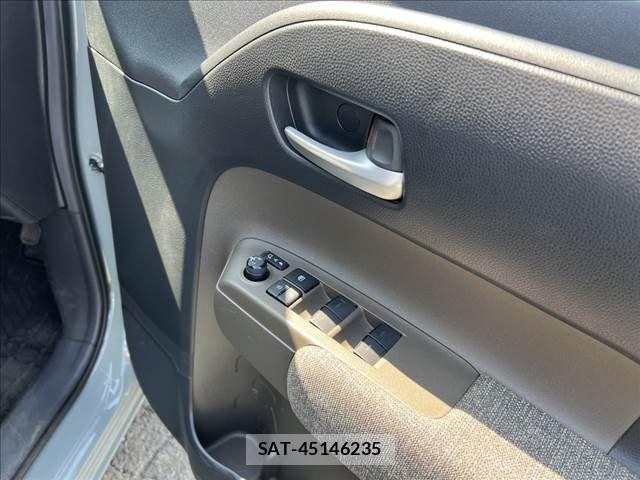 Toyota SIENTA 2023-02 6018672-12