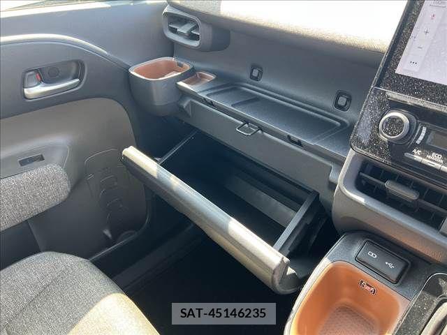 Toyota SIENTA 2023-02 6018672-18