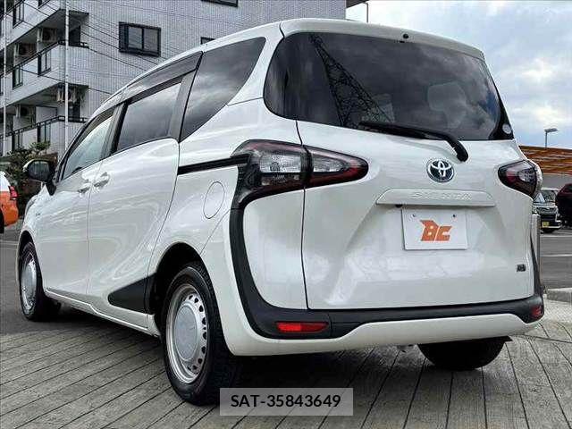 Toyota SIENTA 2017-03 6018750-12