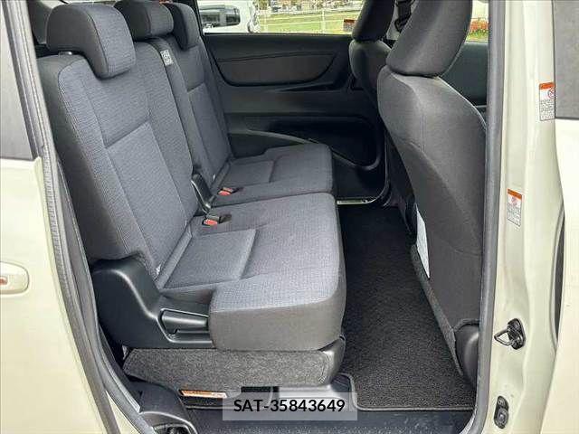 Toyota SIENTA 2017-03 6018750-17