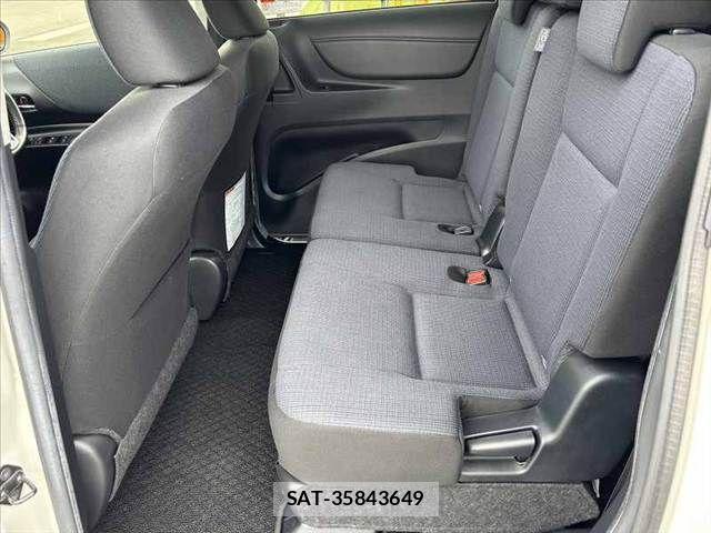 Toyota SIENTA 2017-03 6018750-18
