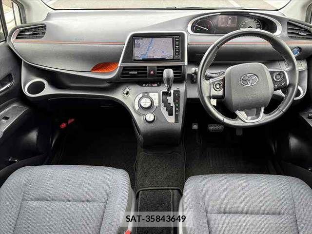 Toyota SIENTA 2017-03 6018750-1