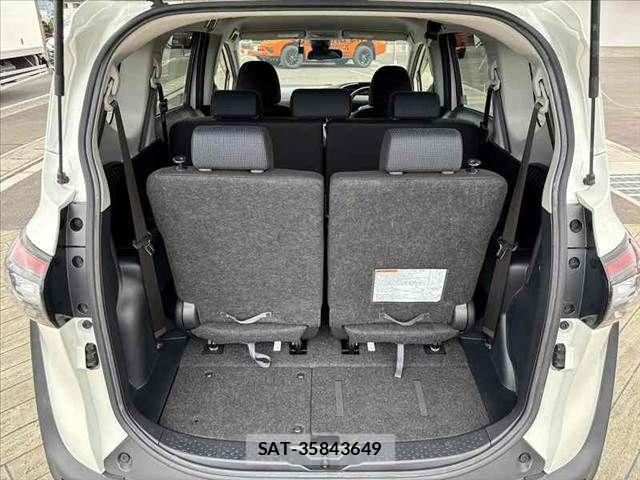 Toyota SIENTA 2017-03 6018750-21