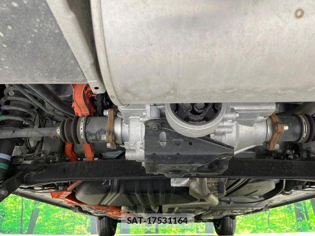 Toyota SIENTA 2023-08 6135688-18