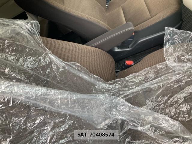 Toyota SIENTA 2017-05 6219658-16