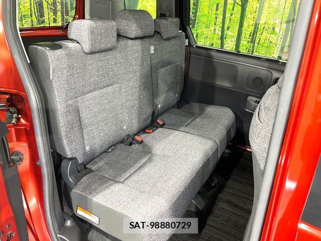 Toyota SIENTA 2023-07 6219602-9