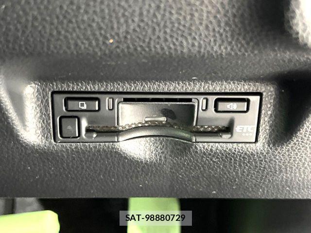 Toyota SIENTA 2023-07 6219602-7