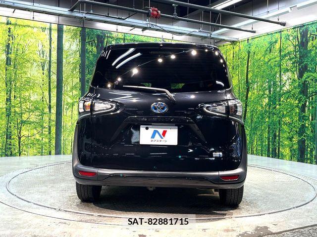 Toyota SIENTA 2021-08 6247419-17