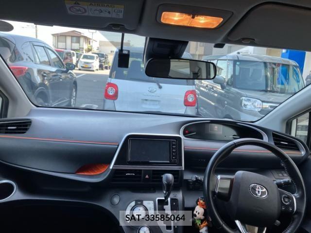 Toyota SIENTA 2018-10 6247422-12