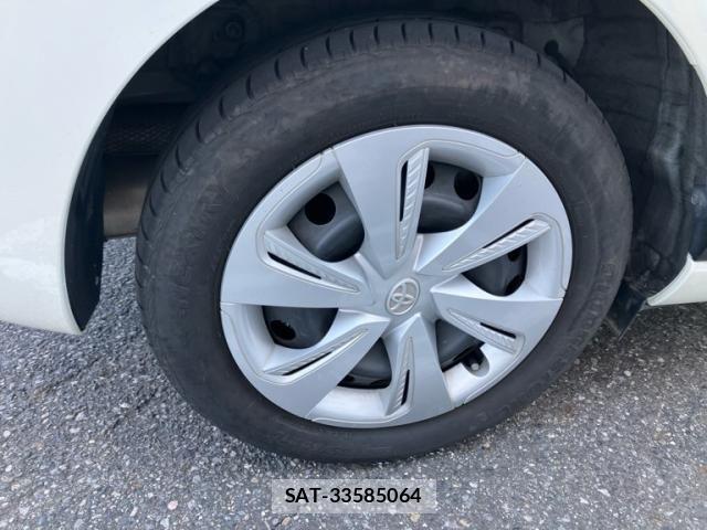 Toyota SIENTA 2018-10 6247422-7