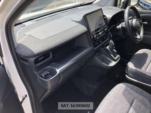 Toyota SIENTA 2023-11 6503241-11