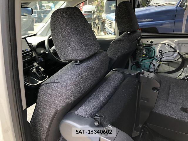 Toyota SIENTA 2023-11 6503241-13