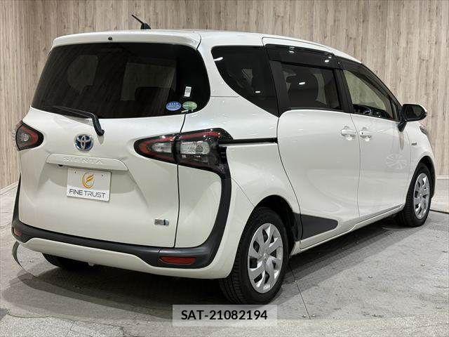 Toyota SIENTA 2016-04 6614856-17