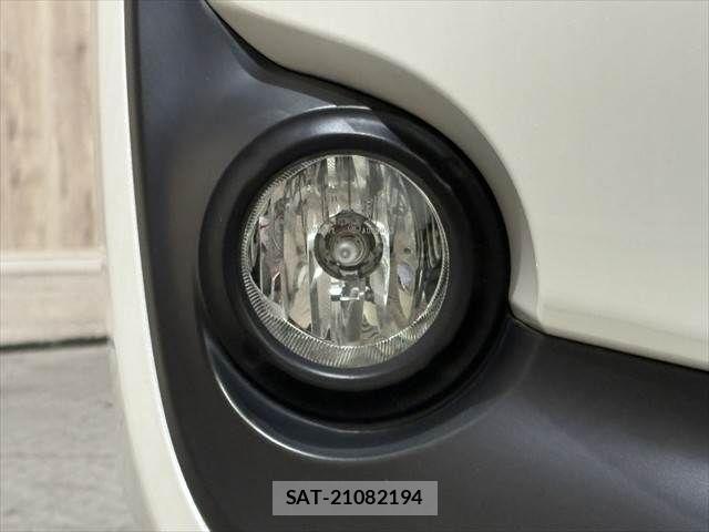 Toyota SIENTA 2016-04 6614856-26