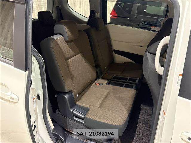 Toyota SIENTA 2016-04 6614856-7