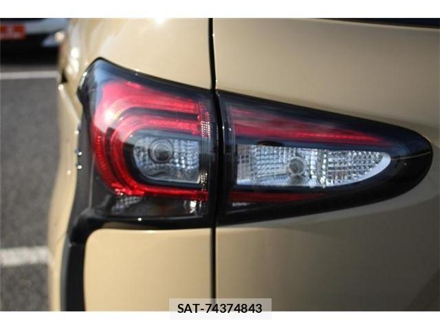 Toyota SIENTA 2018-09 6614852-12