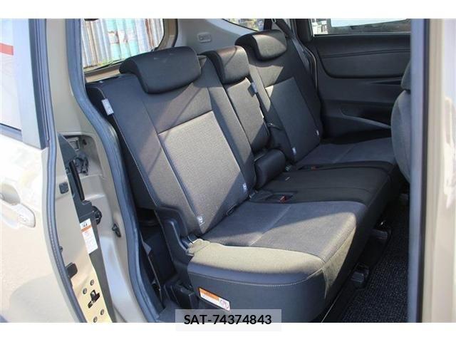 Toyota SIENTA 2018-09 6614852-17