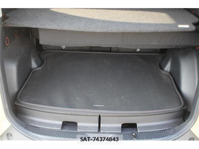 Toyota SIENTA 2018-09 6614852-28