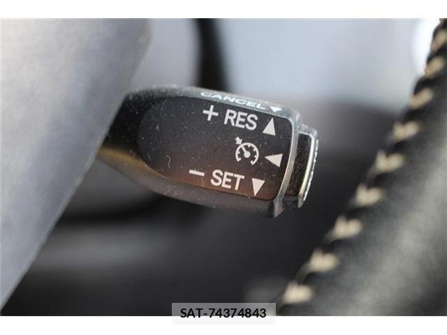Toyota SIENTA 2018-09 6614852-3