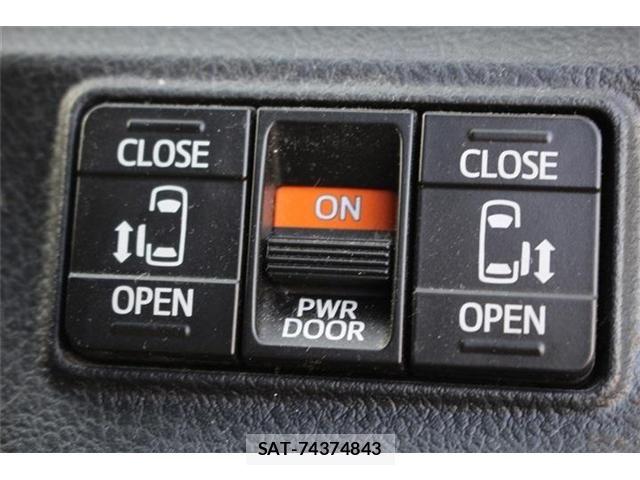 Toyota SIENTA 2018-09 6614852-4