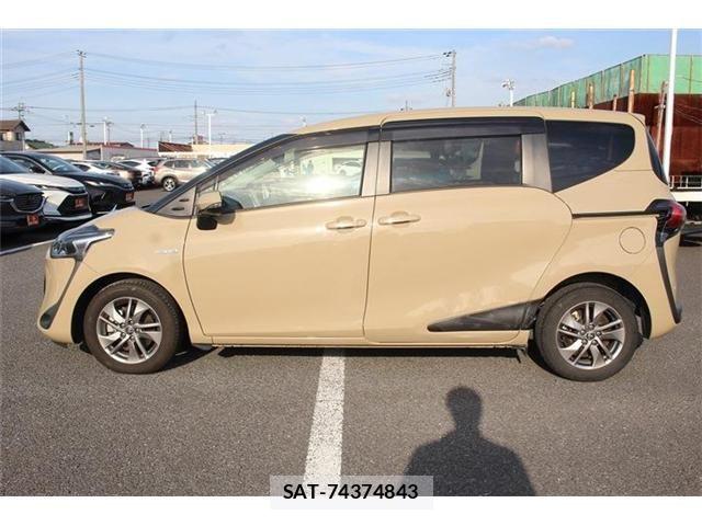 Toyota SIENTA 2018-09 6614852-6
