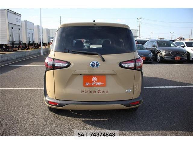 Toyota SIENTA 2018-09 6614852-7