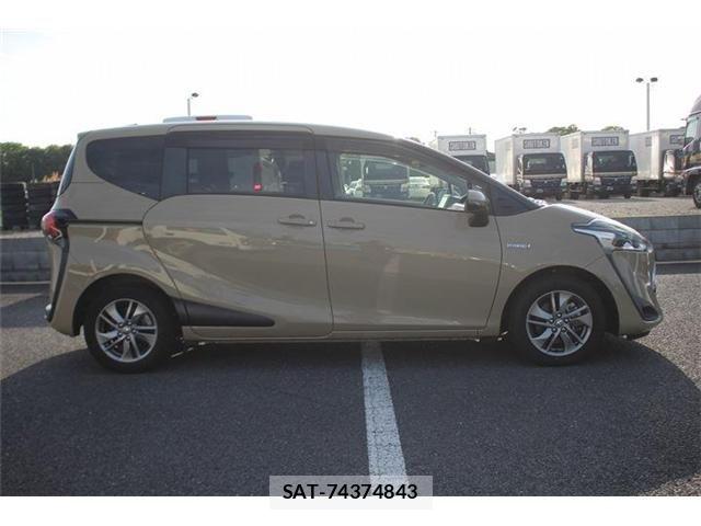 Toyota SIENTA 2018-09 6614852-8
