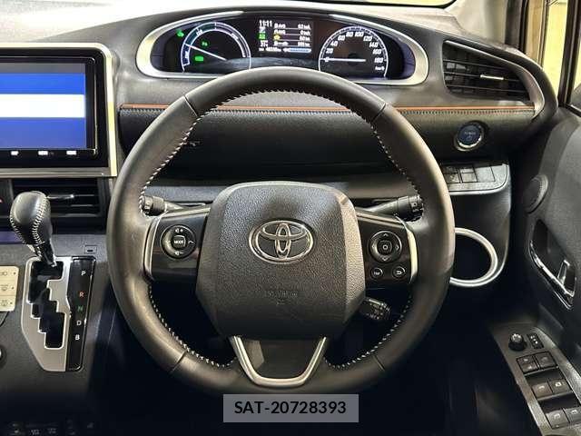 Toyota SIENTA 2021-11 6614848-9
