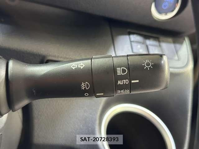 Toyota SIENTA 2021-11 6614848-11