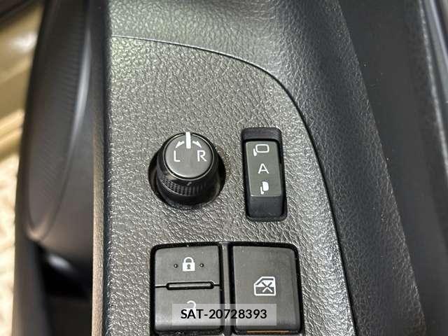 Toyota SIENTA 2021-11 6614848-18