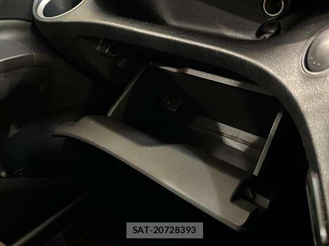 Toyota SIENTA 2021-11 6614848-27
