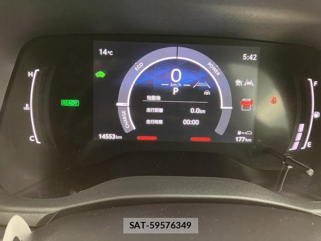 Toyota SIENTA 2023-10 6614835-9