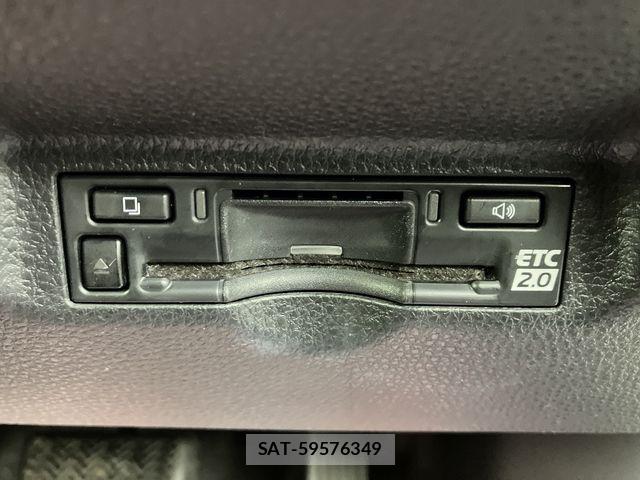 Toyota SIENTA 2023-10 6614835-20