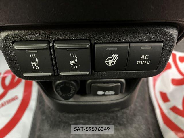 Toyota SIENTA 2023-10 6614835-21