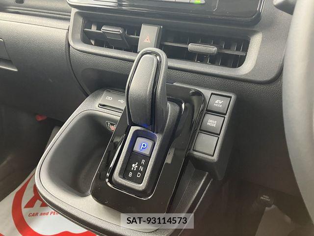 Toyota SIENTA 2023-04 6614836-23
