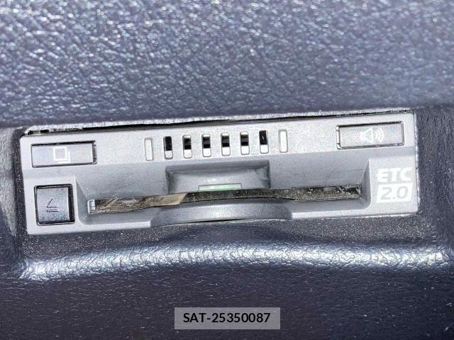 Toyota SIENTA 2019-05 6614851-28