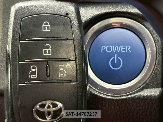 Toyota SIENTA 2023-07 6673658-12