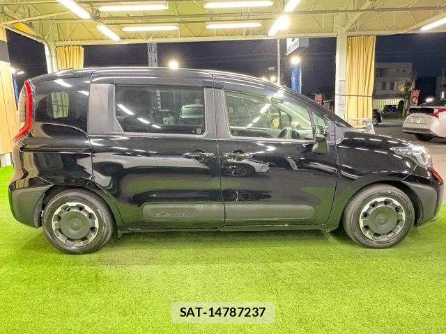 Toyota SIENTA 2023-07 6673658-17