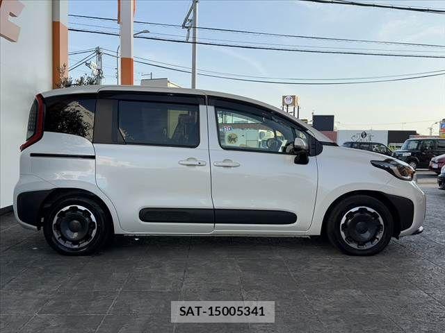 Toyota SIENTA 2024-05 6673659-11