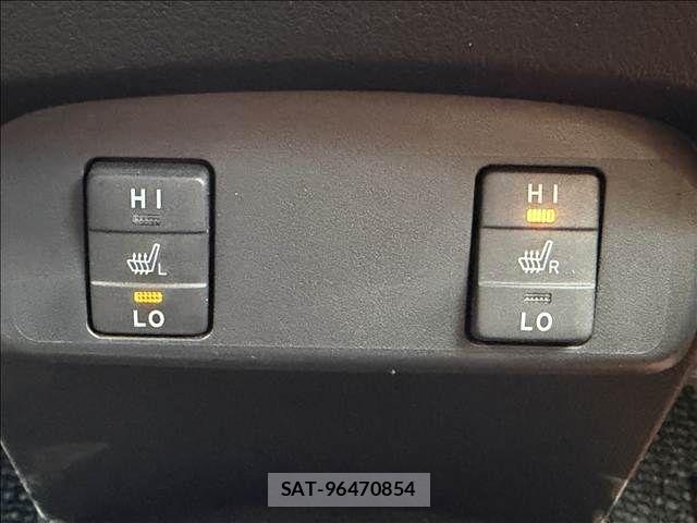 Toyota SIENTA 2016-02 6678106-15