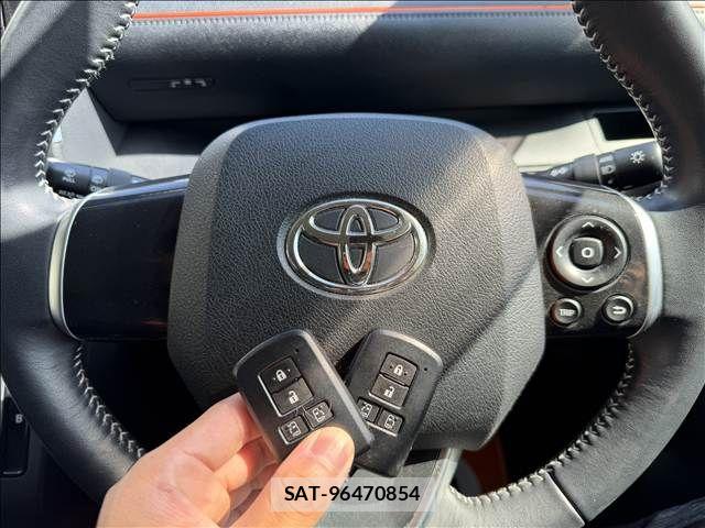 Toyota SIENTA 2016-02 6678106-17