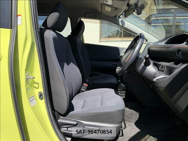 Toyota SIENTA 2016-02 6678106-8