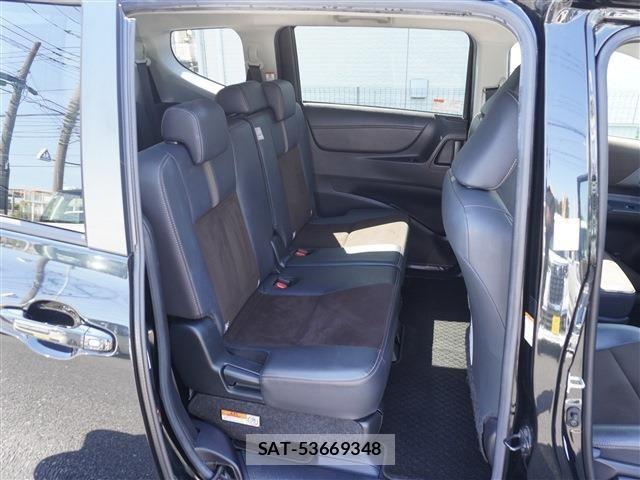 Toyota SIENTA 2019-04 6678101-11