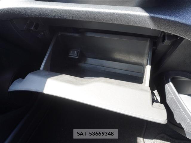Toyota SIENTA 2019-04 6678101-15
