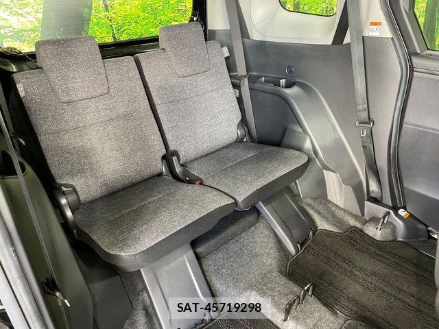 Toyota SIENTA 2023-06 6678095-9