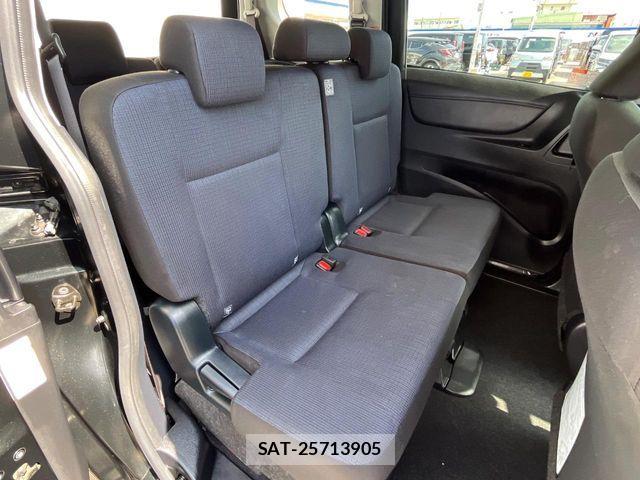 Toyota SIENTA 2017-06 6678105-9