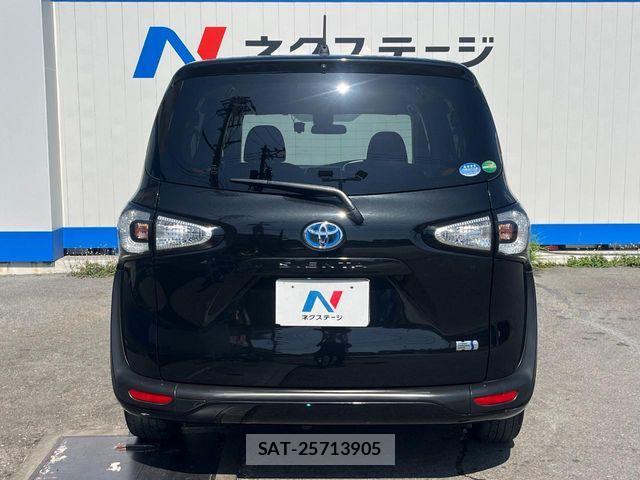 Toyota SIENTA 2017-06 6678105-16