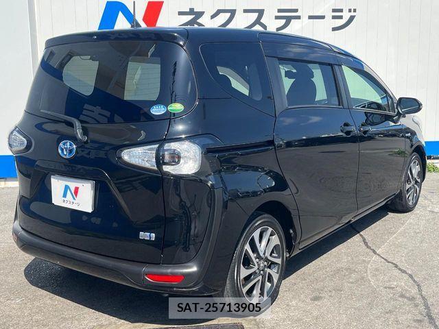 Toyota SIENTA 2017-06 6678105-18